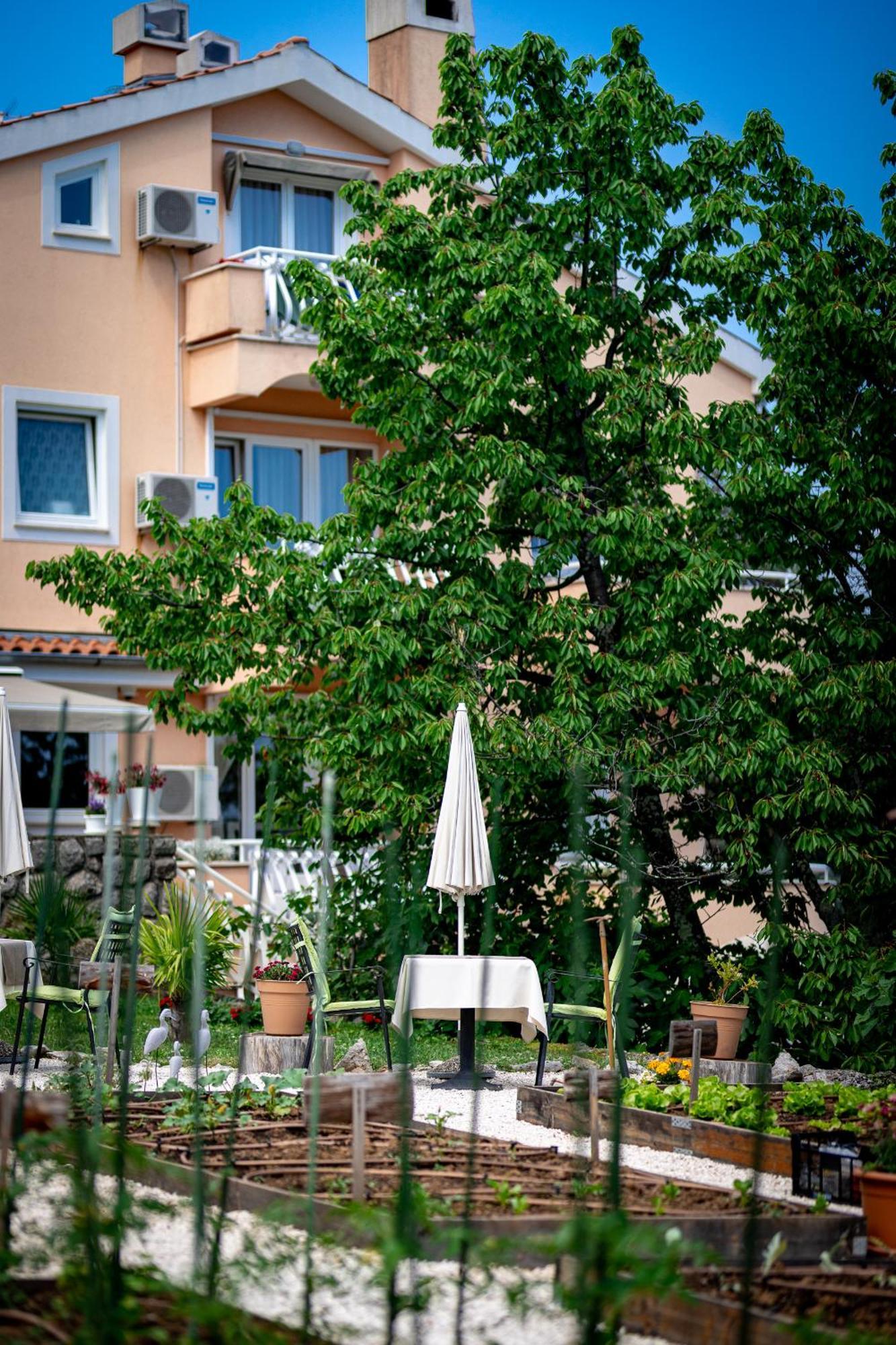 Villa Nada 로브란 외부 사진