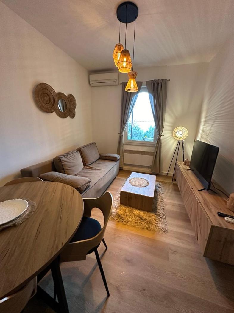 Villa Nada 로브란 외부 사진