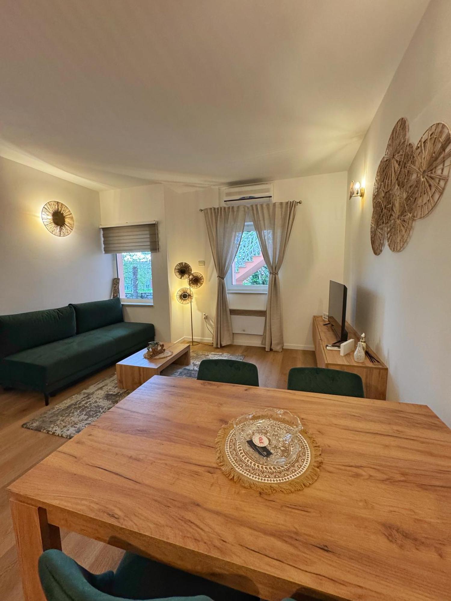 Villa Nada 로브란 외부 사진