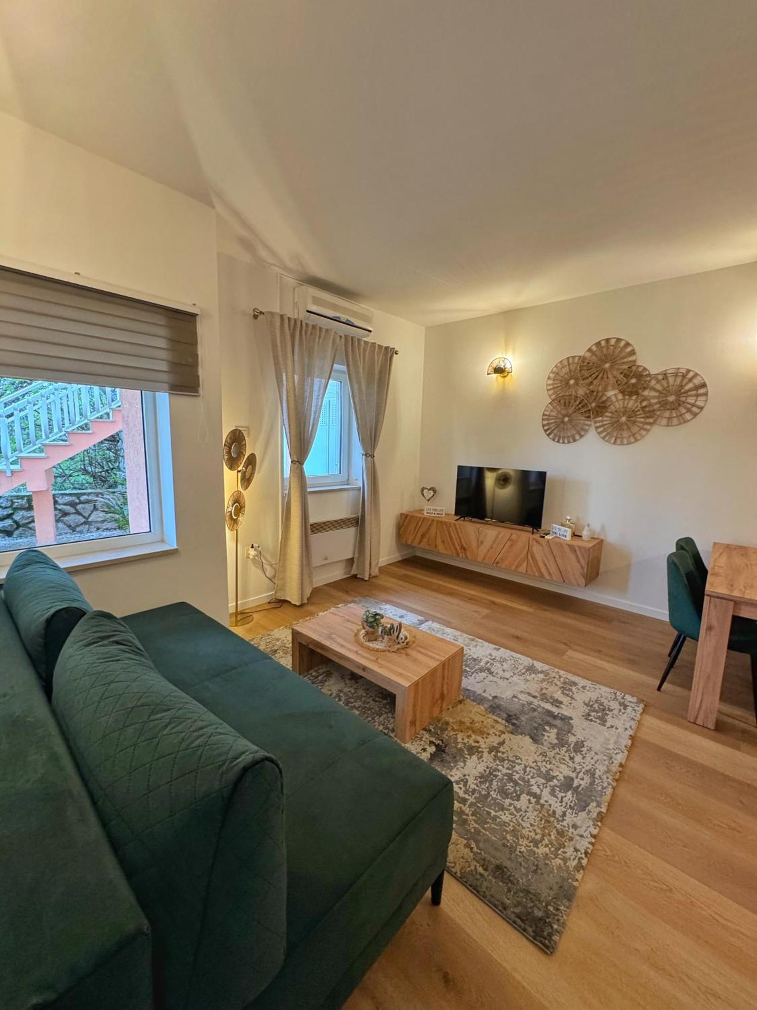 Villa Nada 로브란 외부 사진